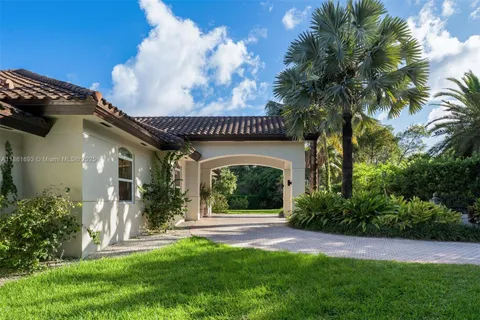 $4,250,000 | 12801 Old Cutler Road, Pinecrest, FL 33156