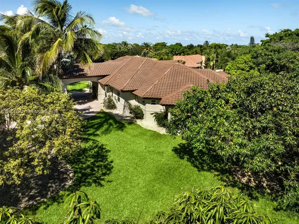 $4,250,000 | 12801 Old Cutler Road, Pinecrest, FL 33156