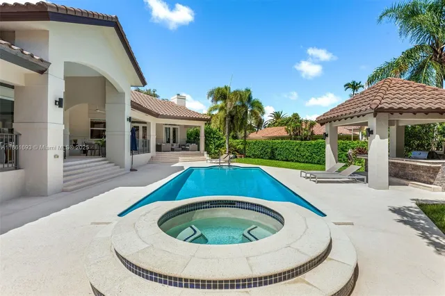 $4,595,000 | 12801 Old Cutler Road, Pinecrest, FL 33156