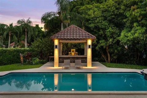 $4,250,000 | 12801 Old Cutler Road, Pinecrest, FL 33156