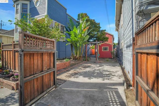 $1,050,000 | 1821 Grand Street, Alameda, CA 94501