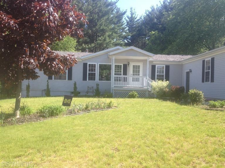 932 East Maple Ludington, MI 49431 - Photo 1 of 22 Primary Photo