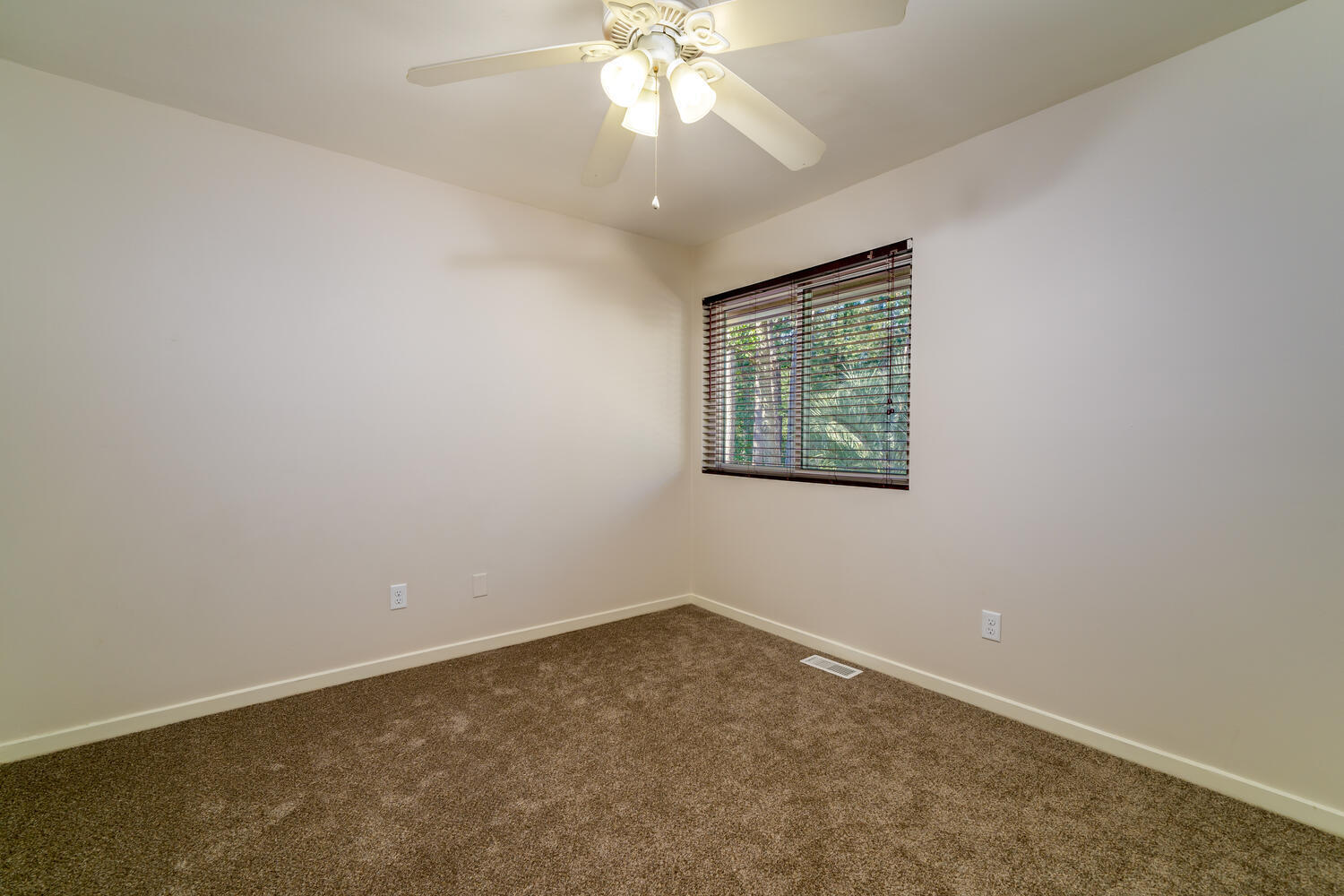 7825 Racquet Road North Charleston, SC 29418 - Photo 36 of 40 Raquet36-036-020-1500x1000
