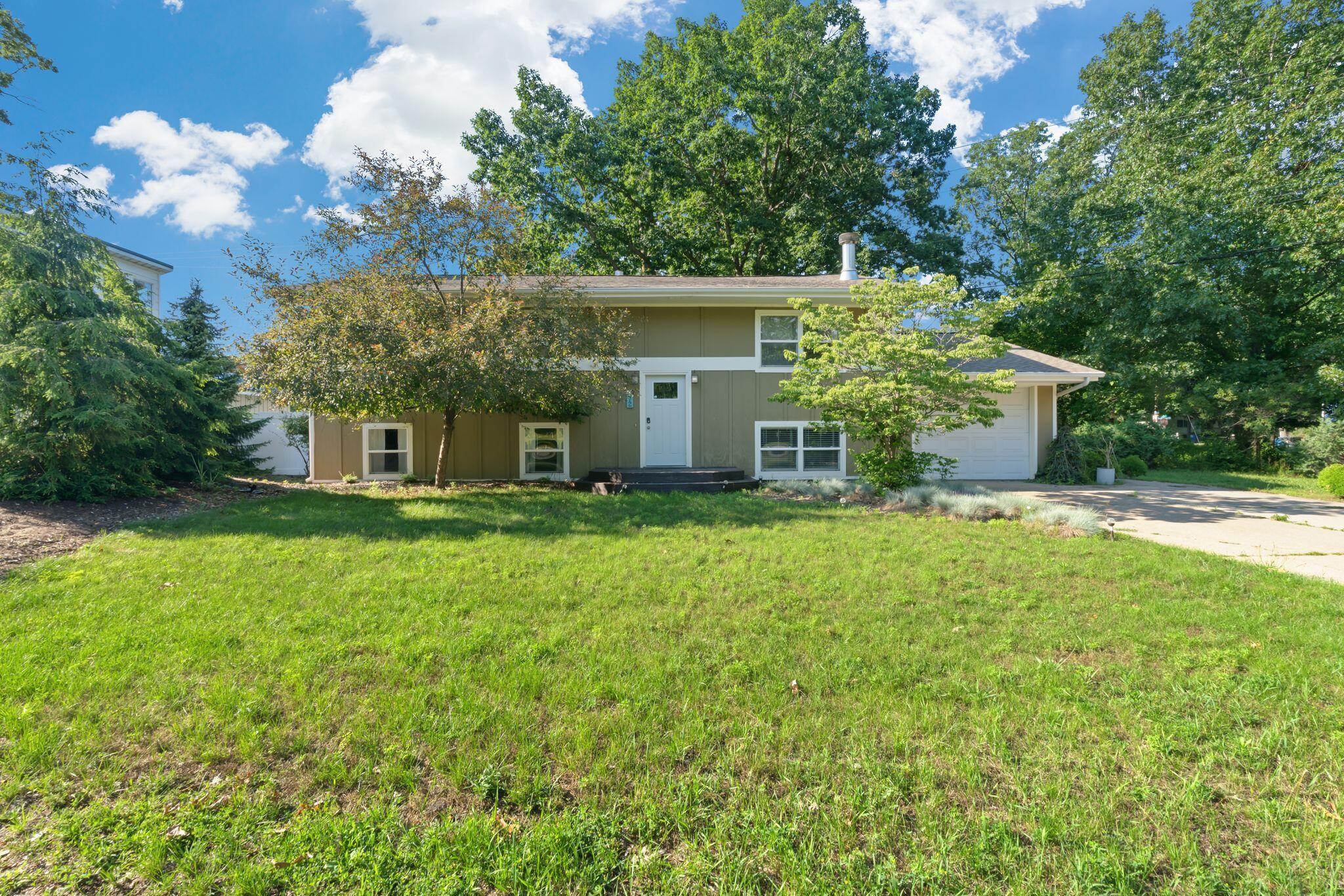 112 Carter Road Michigan City, IN 46360 - Photo 2 of 35 2048x1366