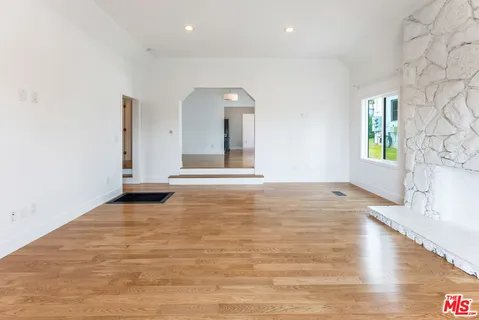 $1,849,000 | Undisclosed Address, Los Angeles, CA 90019
