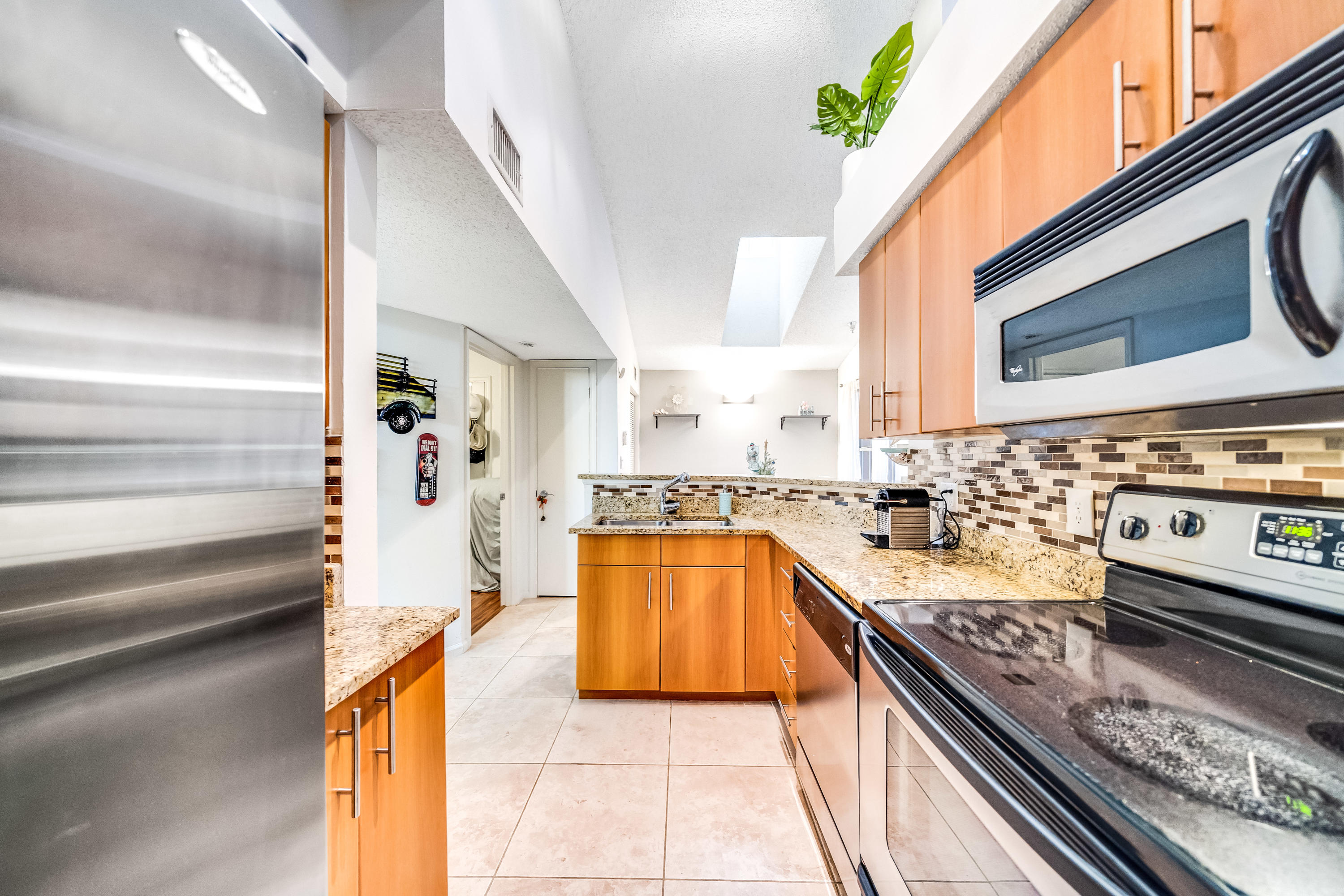 1125 Crystal Way, Unit F Delray Beach, FL 33444 - Photo 5 of 24 5