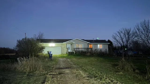 $240,000 | 33545 Oriole Avenue, Lindstrom, MN 55045