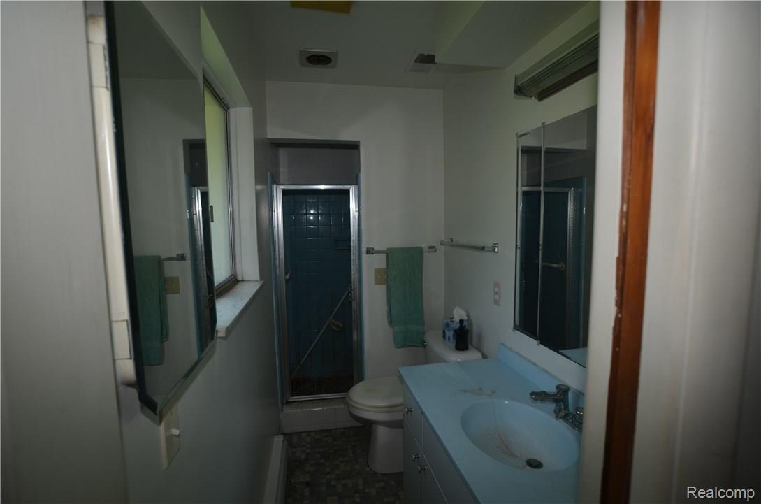 5640 Commerce Road West Bloomfield, MI 48324 - Photo 16 of 22 FULL MASTER BATH