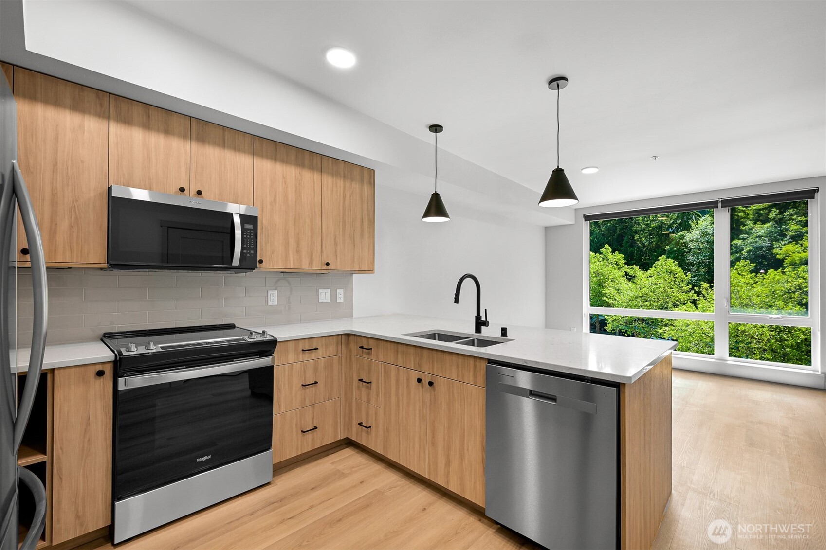 820 North State Street, Unit 606 Bellingham, WA 98225 - Photo 9 of 28