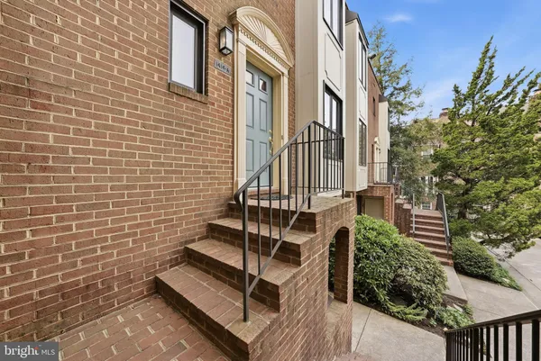 $775,000 | 1414 12th Street North, Unit 1414A, Arlington, VA 22209