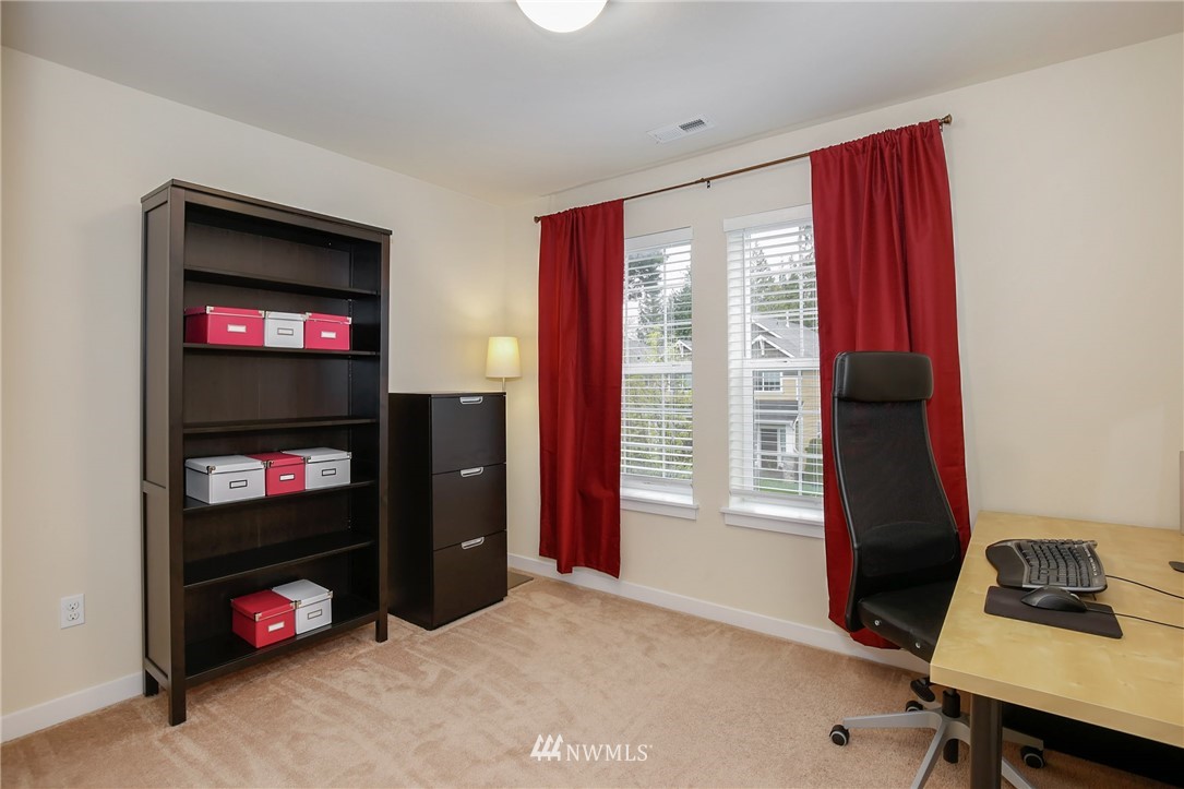 685 Ilwaco Place Northeast Renton, WA 98059 - Photo 17 of 23 Gallery Image 17