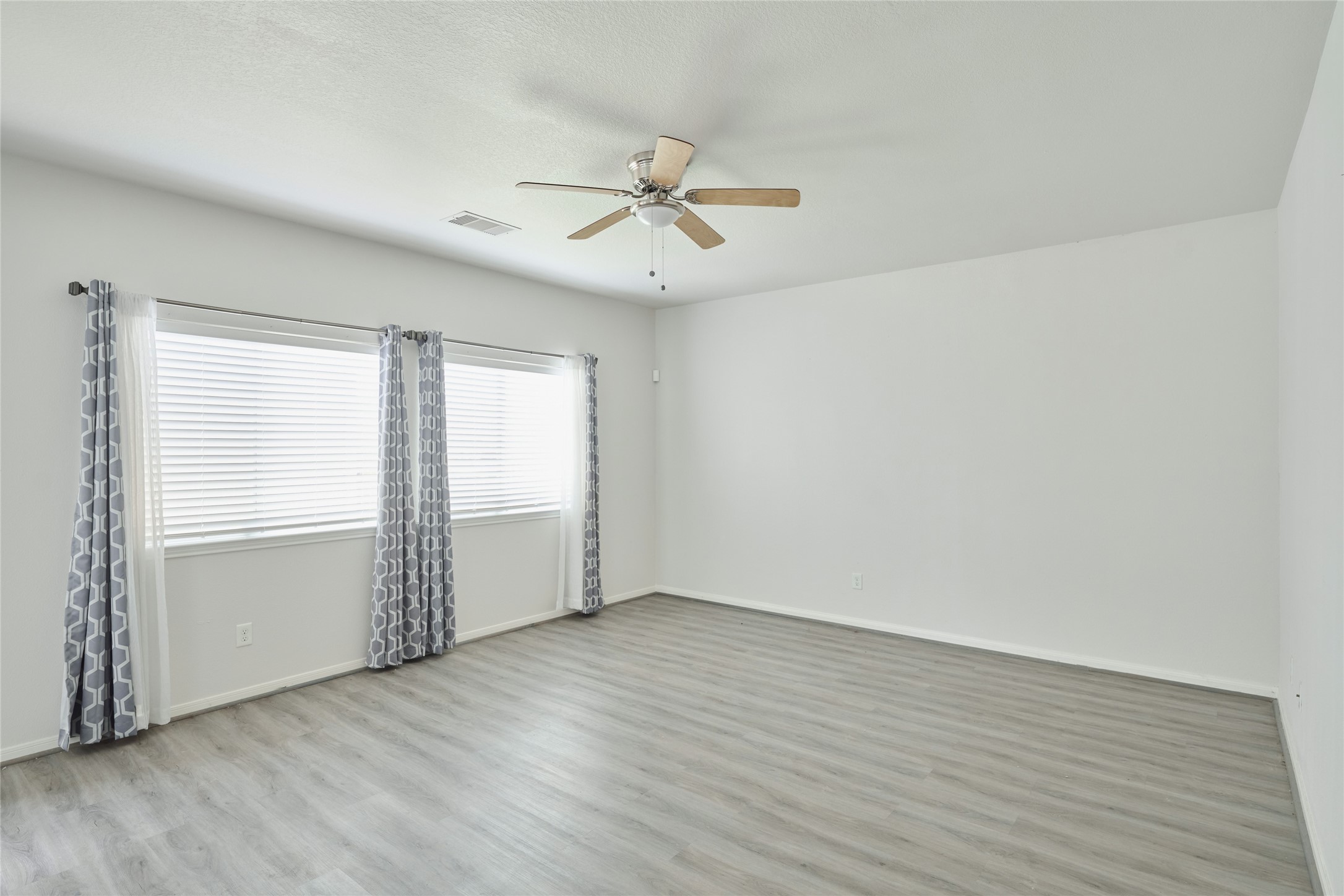21718 Grassy Hill Lane Spring, TX 77388 - Photo 28 of 34 Family room