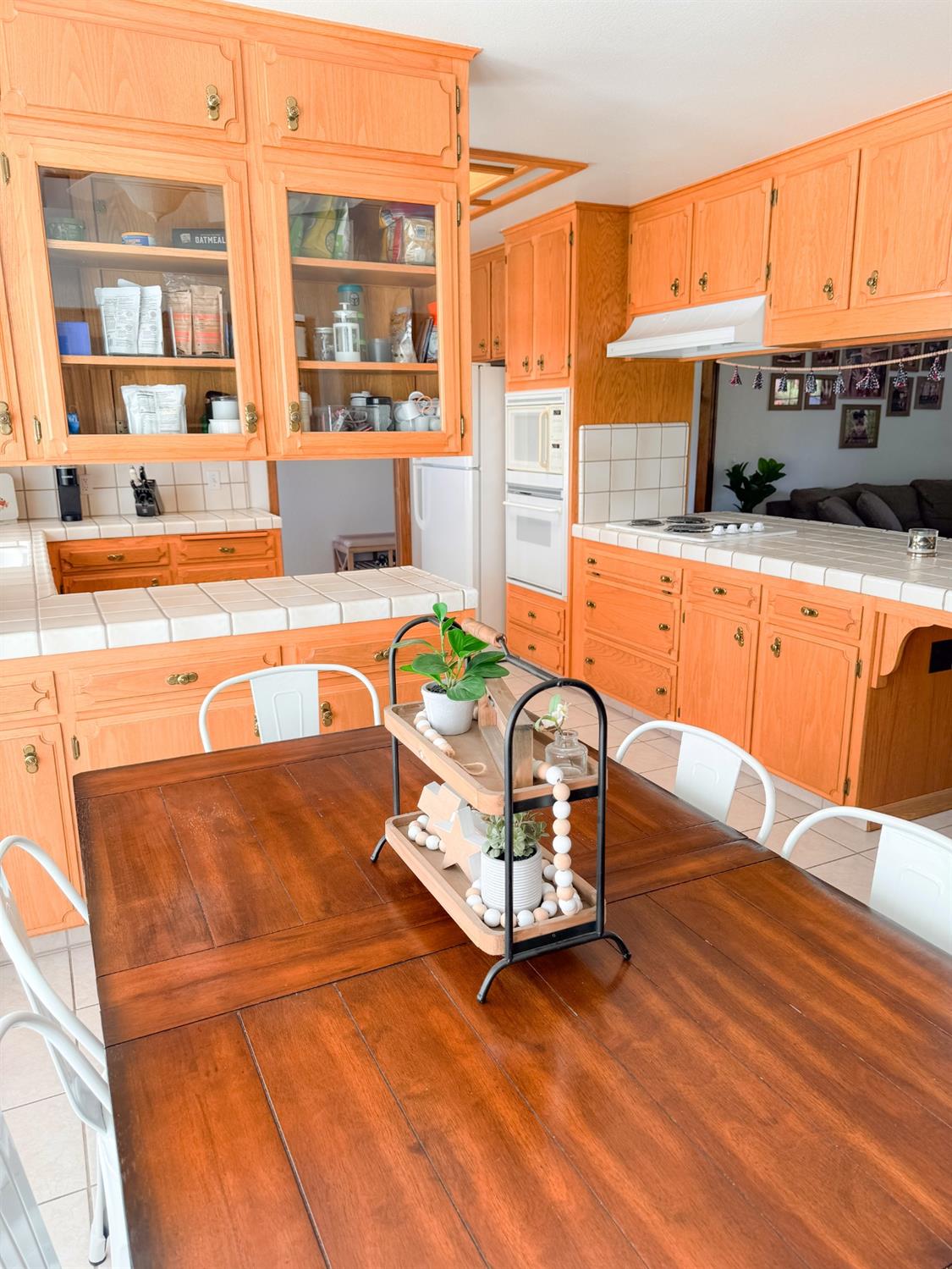 2544 Sterling Avenue Sanger, CA 93657 - Photo 12 of 27 a room with patio furniture