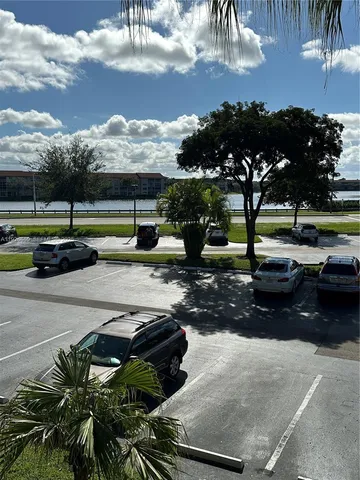 $1,740 | 13255 Southwest 9th Court, Unit 211G, Pembroke Pines, FL 33027