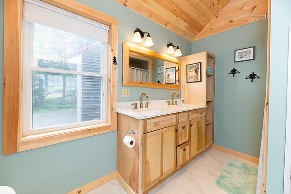 153 Overlook Road Rangeley, ME 04970 - Photo 43 of 73 Bath2
