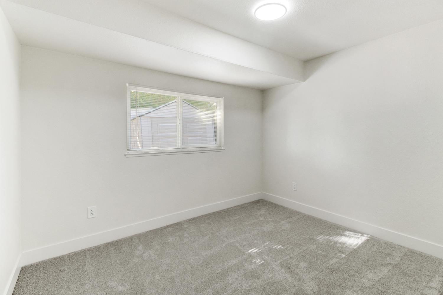 124 Fargo Way Folsom, CA 95630 - Photo 47 of 60 an empty room with a window