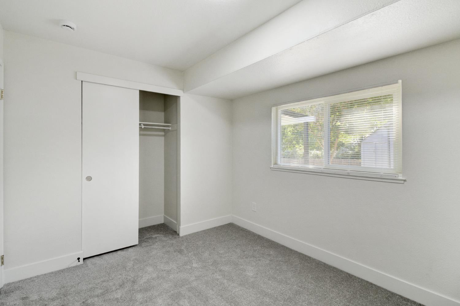 124 Fargo Way Folsom, CA 95630 - Photo 48 of 60 an empty room with windows