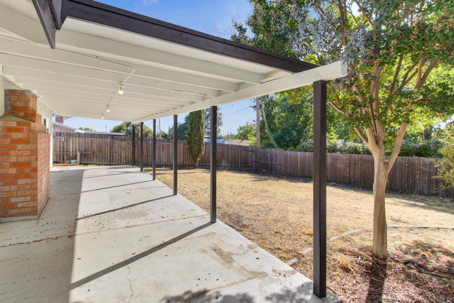 124 Fargo Way Folsom, CA 95630 - Photo 57 of 60 a view of a backyard