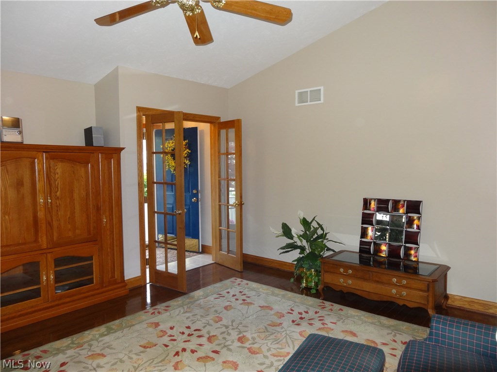 126 Chimney Ridge Chardon, OH 44024 - Photo 3 of 34 French doors separate foyer from great room!