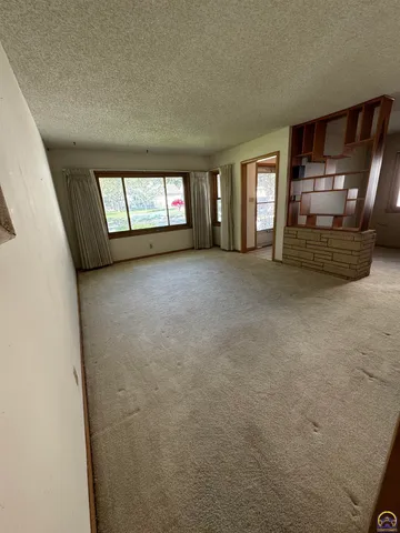 $175,000 | 916 Garfield Street, Emporia, KS 66801