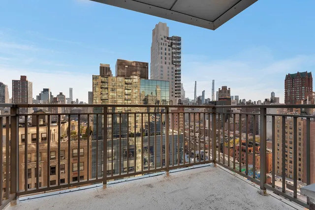 $5,250 | 301 East 79th Street, Unit 21S | Upper East Side