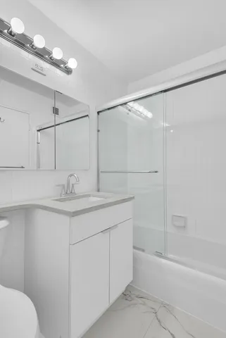 $5,250 | 301 East 79th Street, Unit 21S | Upper East Side