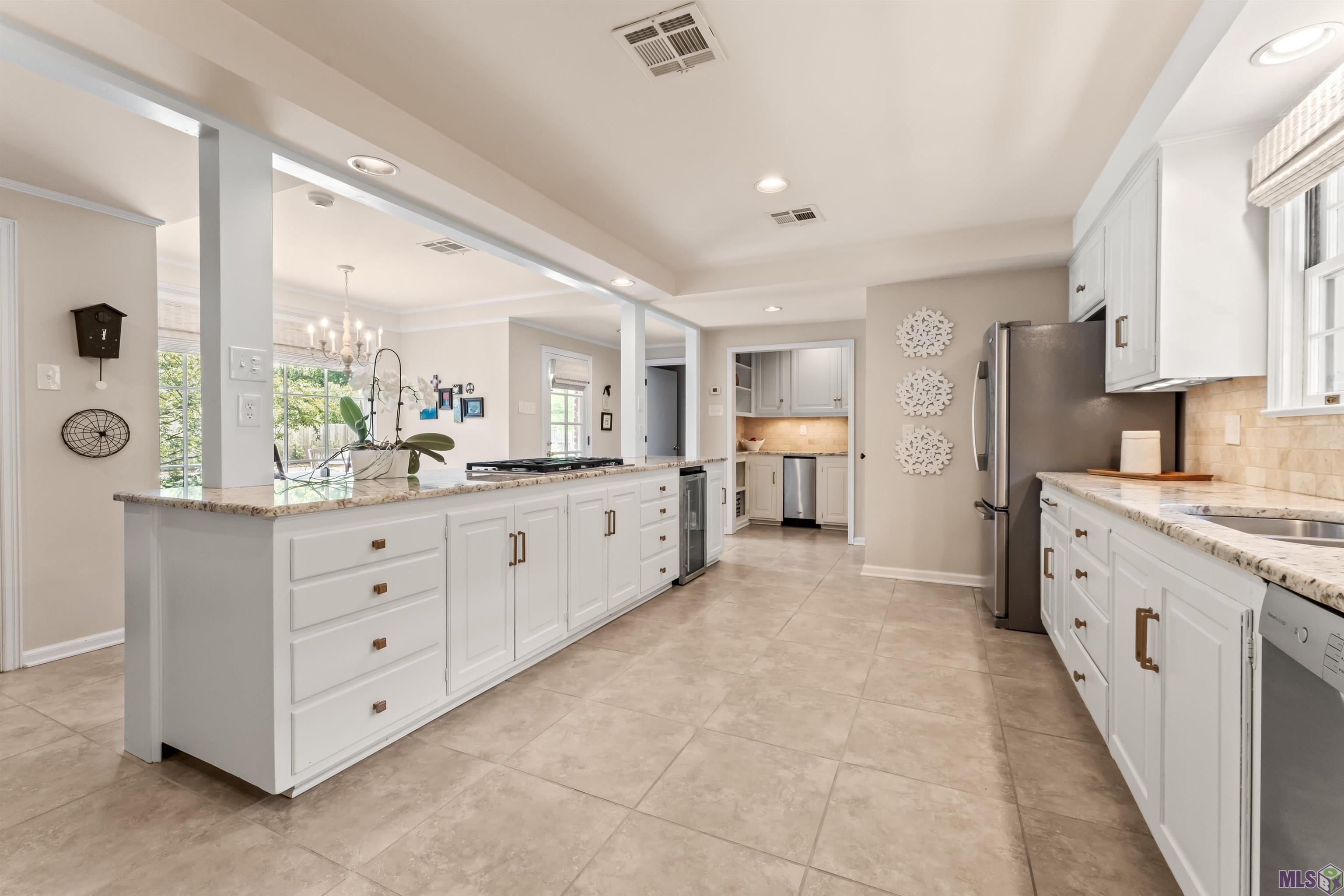 1932 Country Club Drive Baton Rouge, LA 70808 - Photo 2 of 15