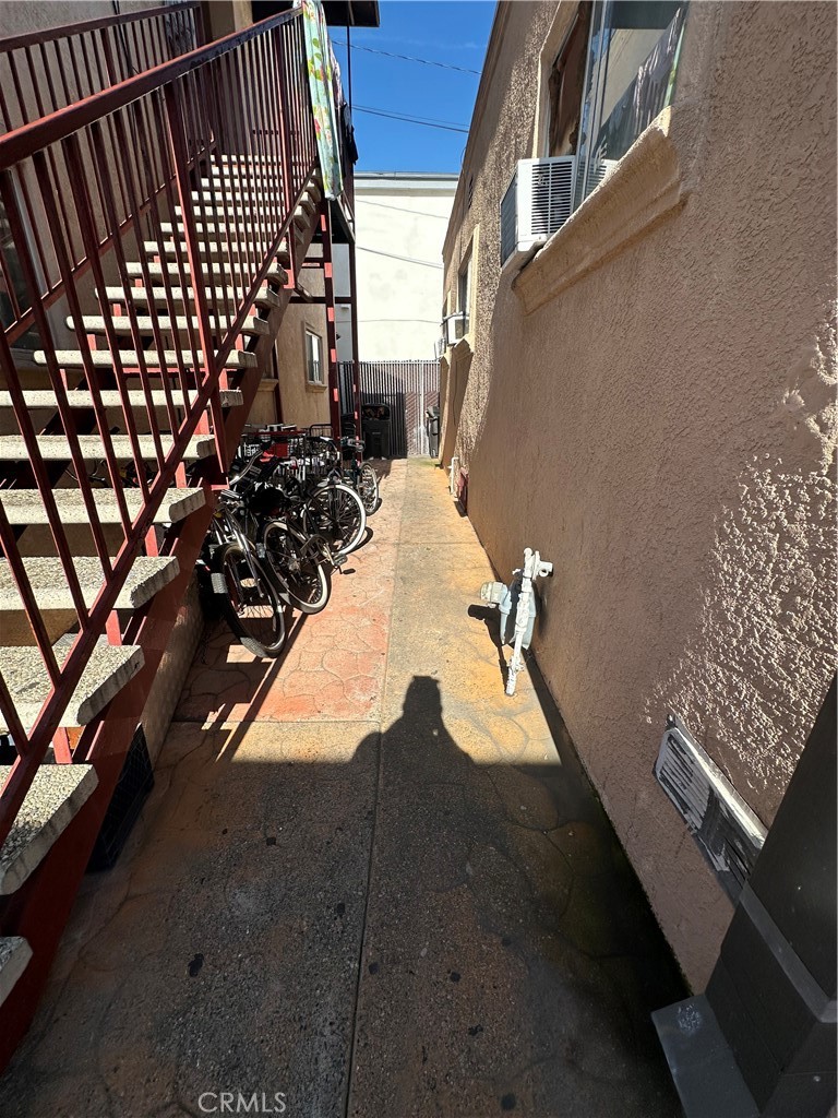 1640 Locust Avenue Long Beach, CA 90813 - Photo 5 of 20