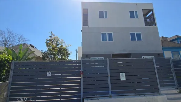 a view of a house