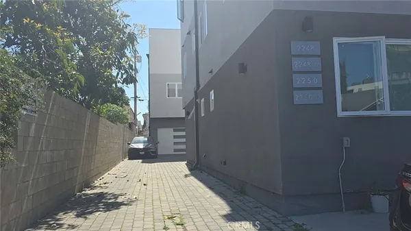 $4,400 | 2250 West 14th Street, Los Angeles, CA 90006