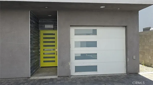 $4,400 | 2250 West 14th Street, Los Angeles, CA 90006