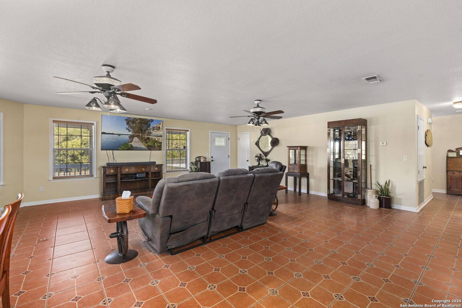 4335 Mail Rte Road Fischer, TX 78623 - Photo 12 of 50 a living room with furniture and a chandelier