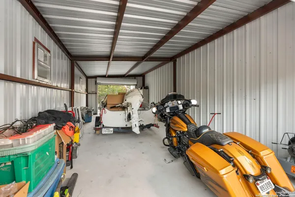 $725,000 | 4335 Mail Rte Road, Fischer, TX 78623