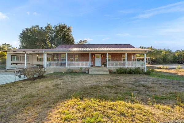 $725,000 | 4335 Mail Rte Road, Fischer, TX 78623