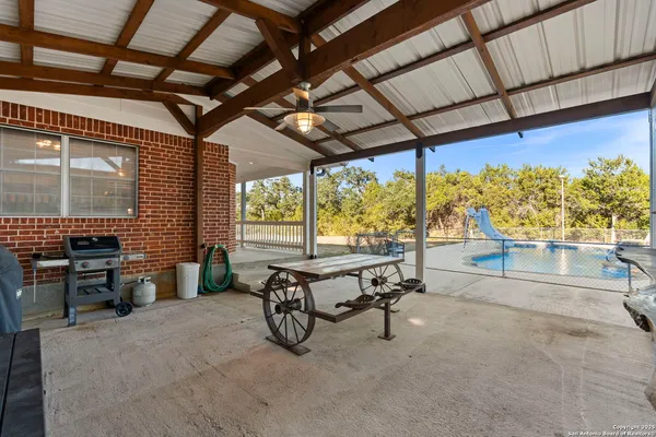 $725,000 | 4335 Mail Rte Road, Fischer, TX 78623