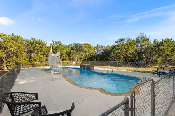 $725,000 | 4335 Mail Rte Road, Fischer, TX 78623