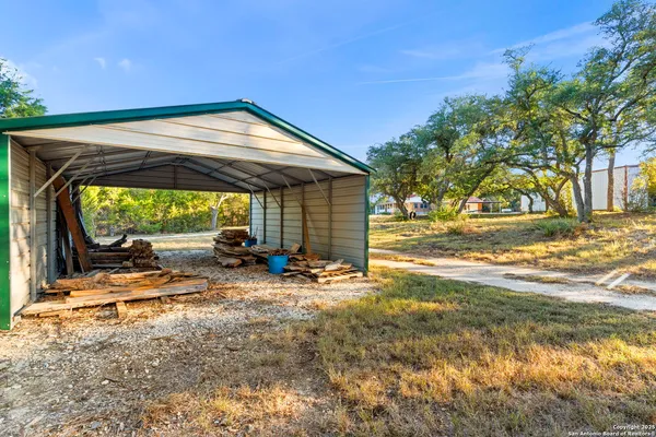 $725,000 | 4335 Mail Rte Road, Fischer, TX 78623