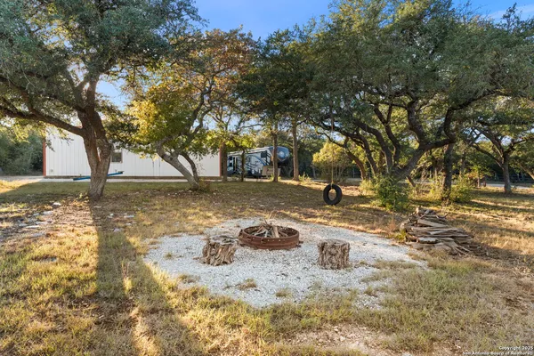 $725,000 | 4335 Mail Rte Road, Fischer, TX 78623