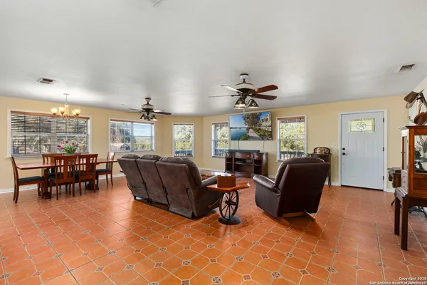 $725,000 | 4335 Mail Rte Road, Fischer, TX 78623