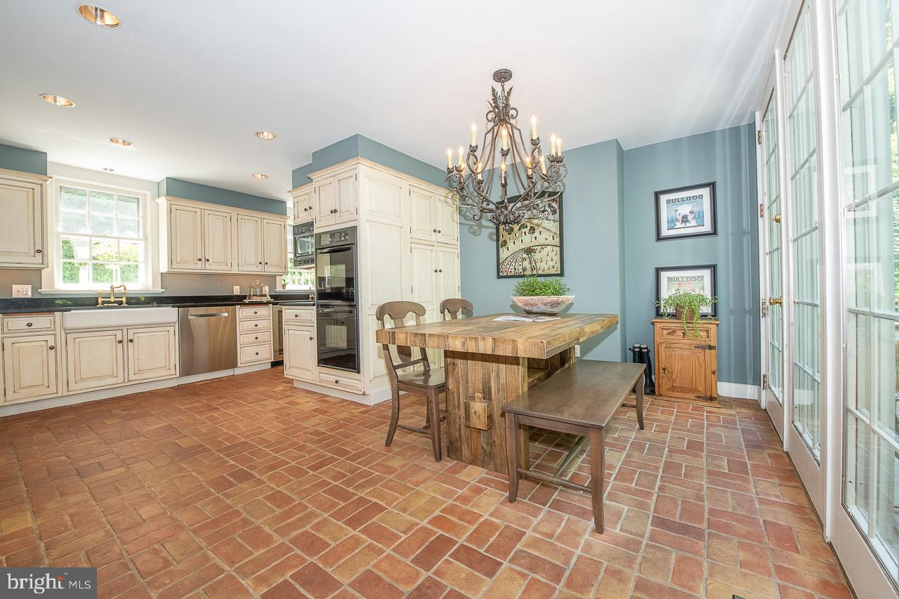 20 Righters Mill Road Gladwyne, PA 19035 - Photo 18 of 48 Sunny Eat In Kitchen