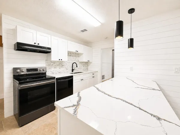 $1,750 | 7 Carol Court, Unit A, Brookshire, TX 77423