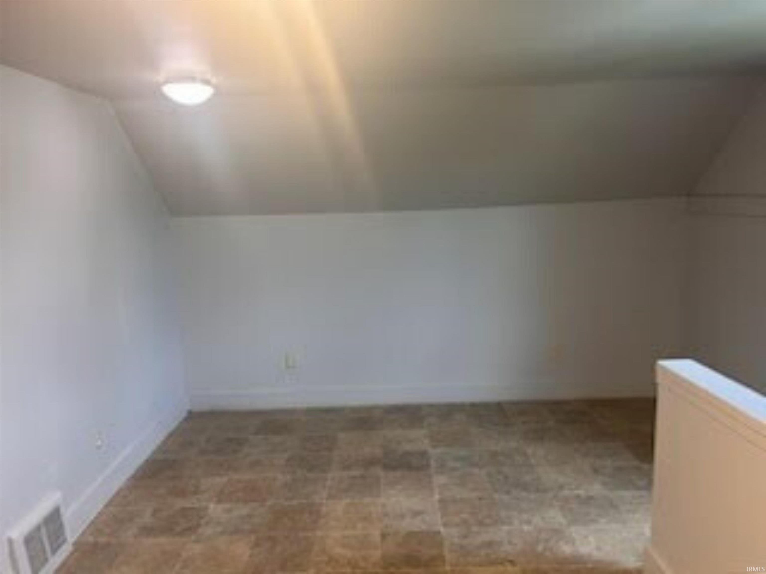 3624 Winter Street Fort Wayne, IN 46806 - Photo 3 of 16