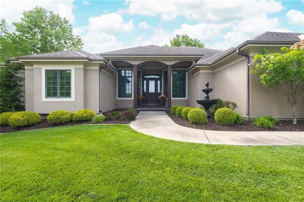 $1,200,000 | 319 Northwest Rockwood Court, Lee's Summit, MO 64081