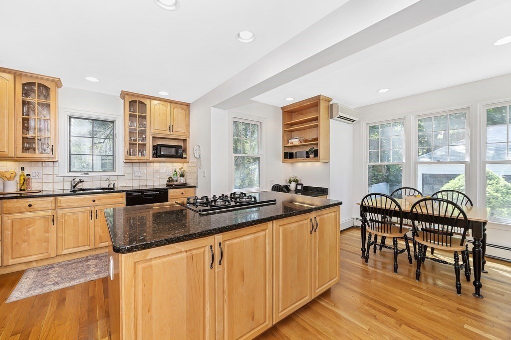 22 Halcyon Road Newton, MA 02459 - Photo 4 of 22