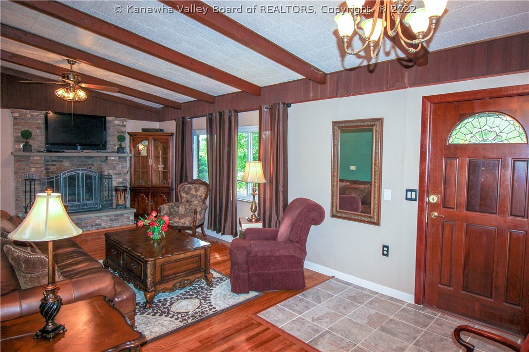 1132 Emerald Road Charleston, WV 25314 - Photo 2 of 25 Gallery Image 2