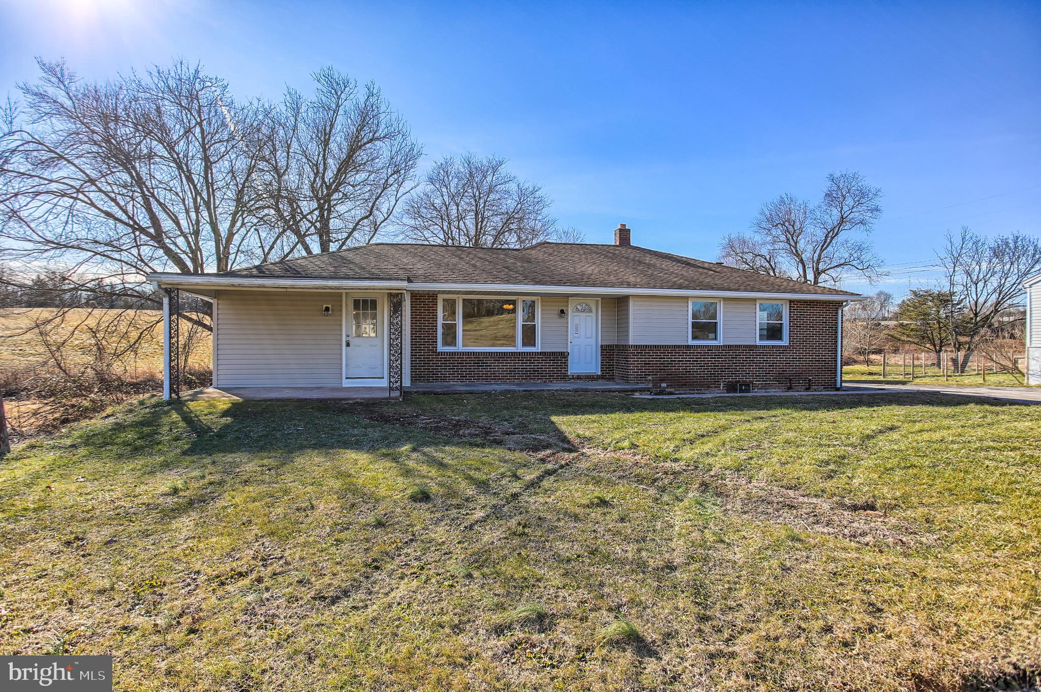 365 Locust Point Road York, PA 17406 - Photo 3 of 35 Gallery Image 3