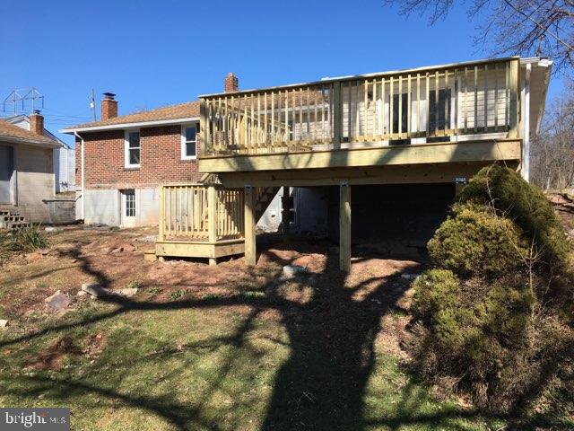 365 Locust Point Road York, PA 17406 - Photo 8 of 35 Gallery Image 8