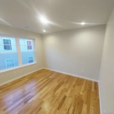 $3,200 | 343 Jackson Street, Unit 5, Hempstead, NY 11550