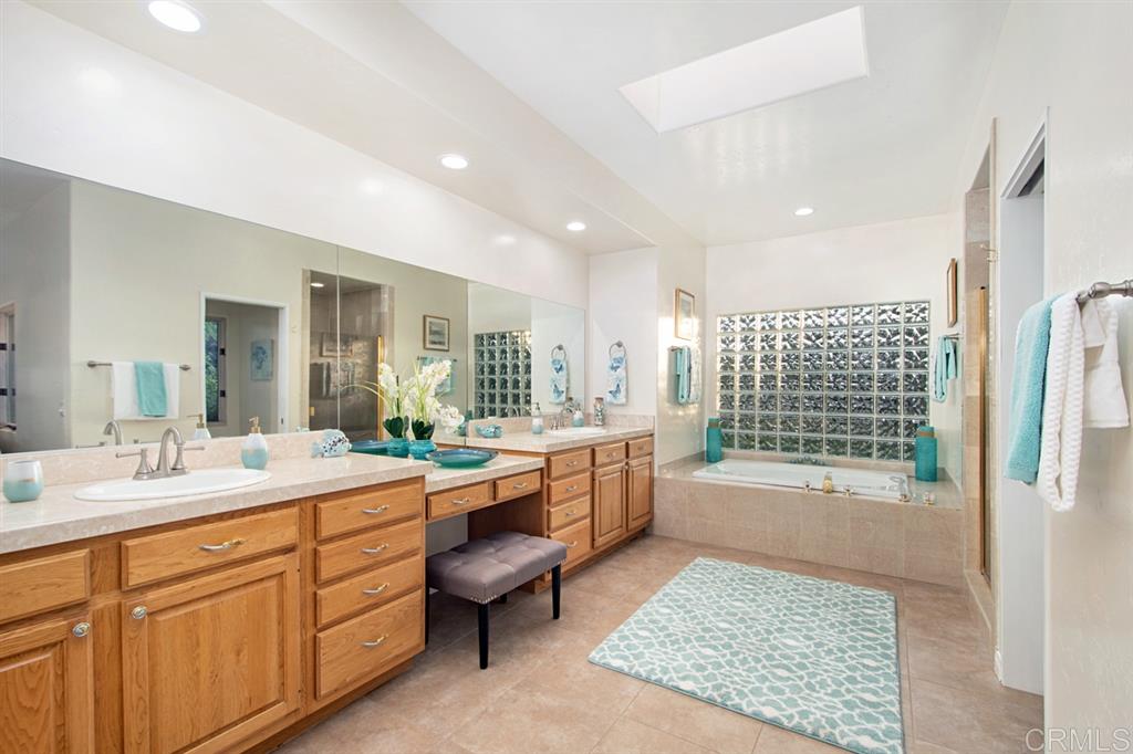 14930 Gavan Vista Road Poway, CA 92064 - Photo 13 of 25