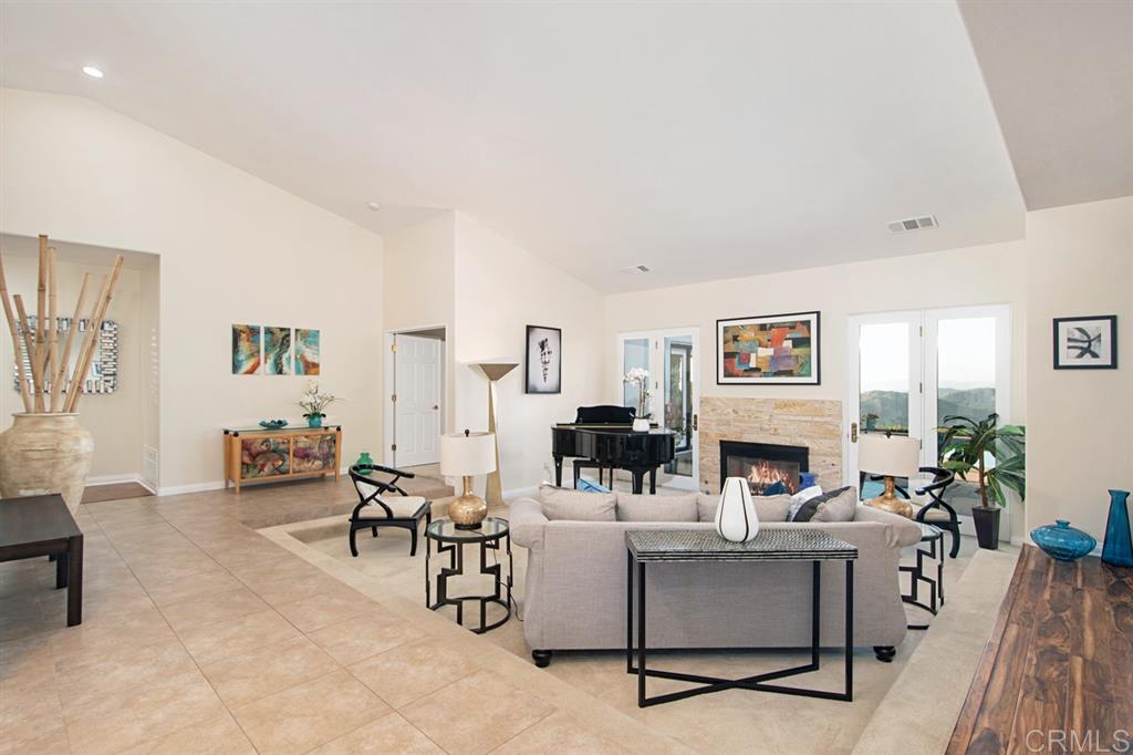 14930 Gavan Vista Road Poway, CA 92064 - Photo 5 of 25